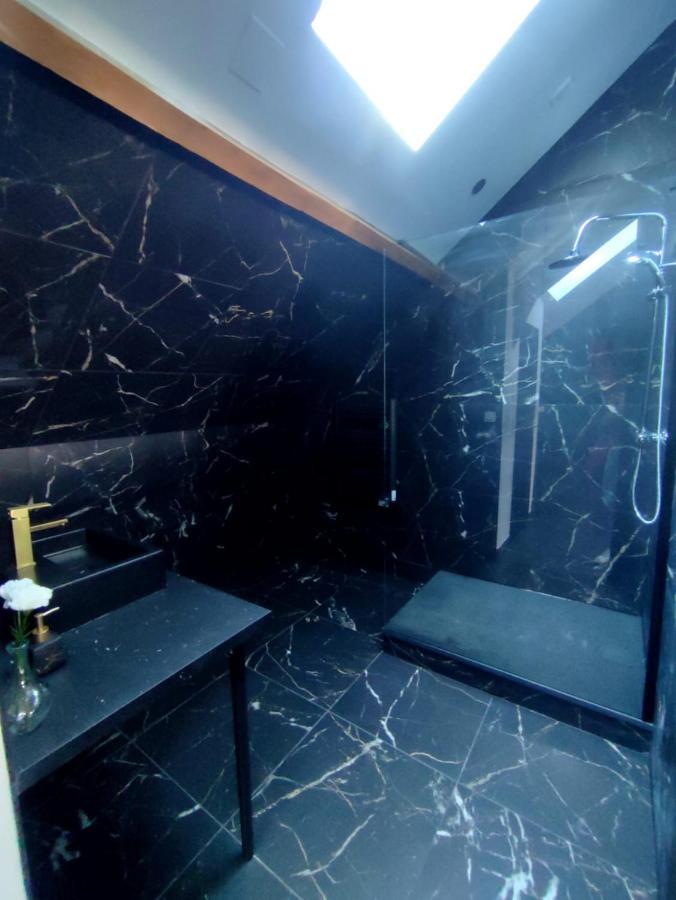 Love Room A Montargis Exterior foto